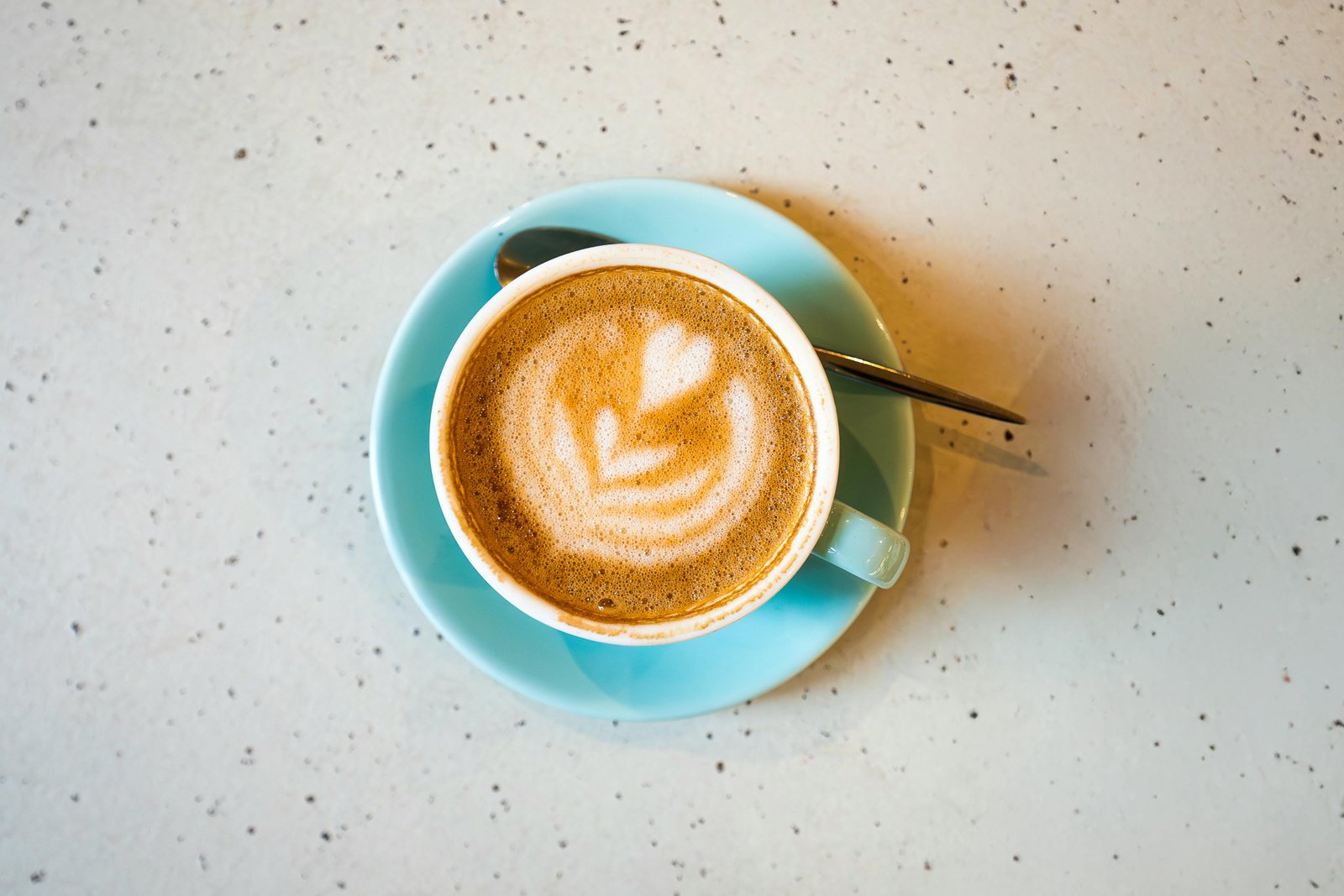 A minimalist coffee-themed high-resolution wallpaper, 25 of 63.